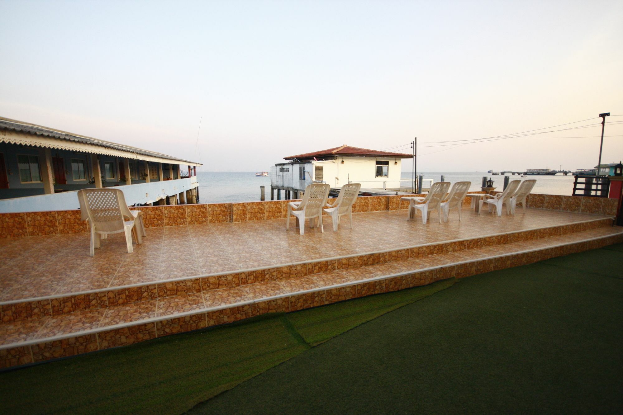Koh Larn Sea Side Resort Екстериор снимка